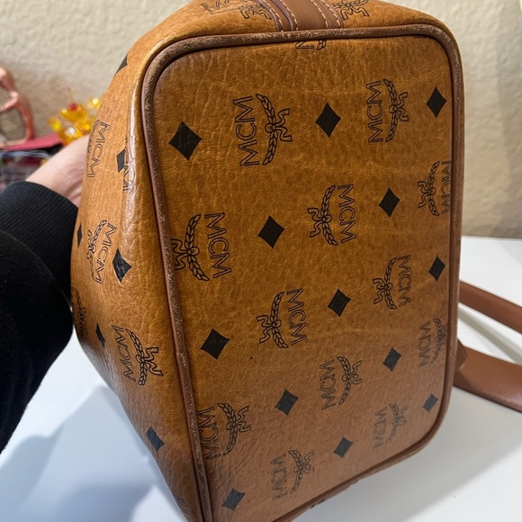 MCM SMALL COGNAC VISETOS DRAWSTRING BAG - Picture 6 of 16